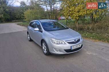 Opel Astra 2011 Opel Astra 2011