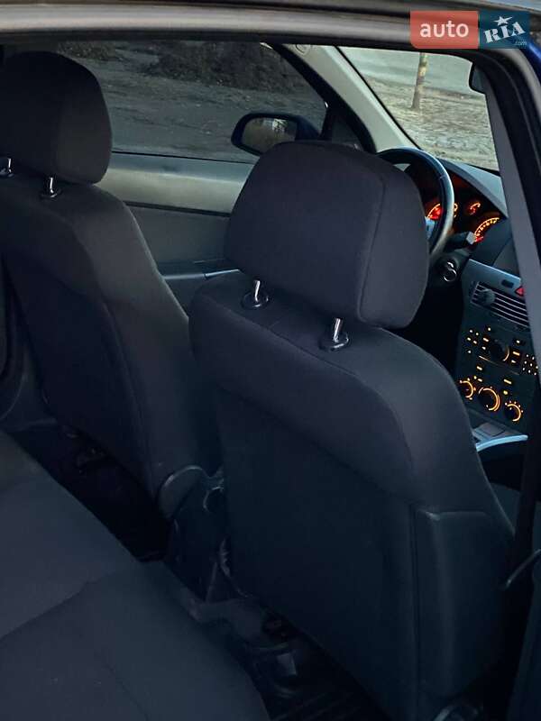 Хэтчбек Opel Astra 2009 в Ходорове