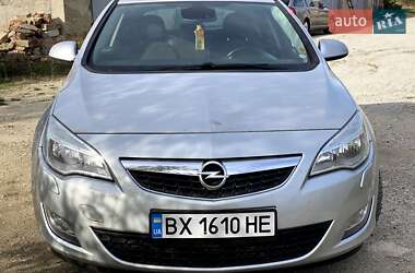 Хэтчбек Opel Astra 2010 в 