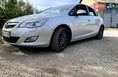 Хэтчбек Opel Astra 2010 в 