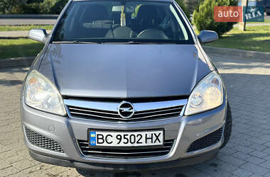 Хэтчбек Opel Astra 2007 в 
