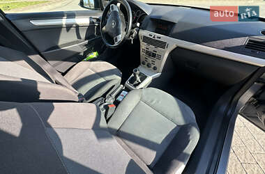 Хэтчбек Opel Astra 2007 в 