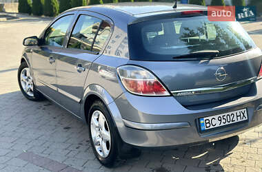 Хэтчбек Opel Astra 2007 в 