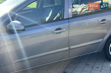 Хэтчбек Opel Astra 2007 в 