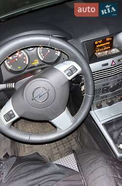 Opel Astra 2013