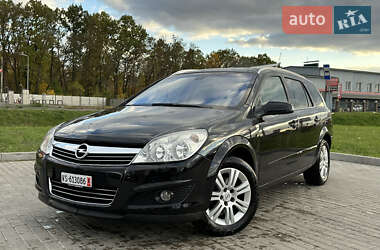 Універсал Opel Astra 2009 в Луцьку