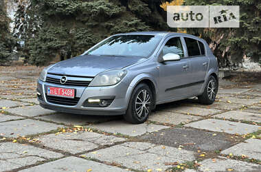 Хэтчбек Opel Astra 2006 в Первомайске