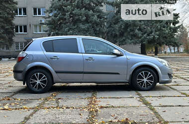 Хэтчбек Opel Astra 2006 в Первомайске