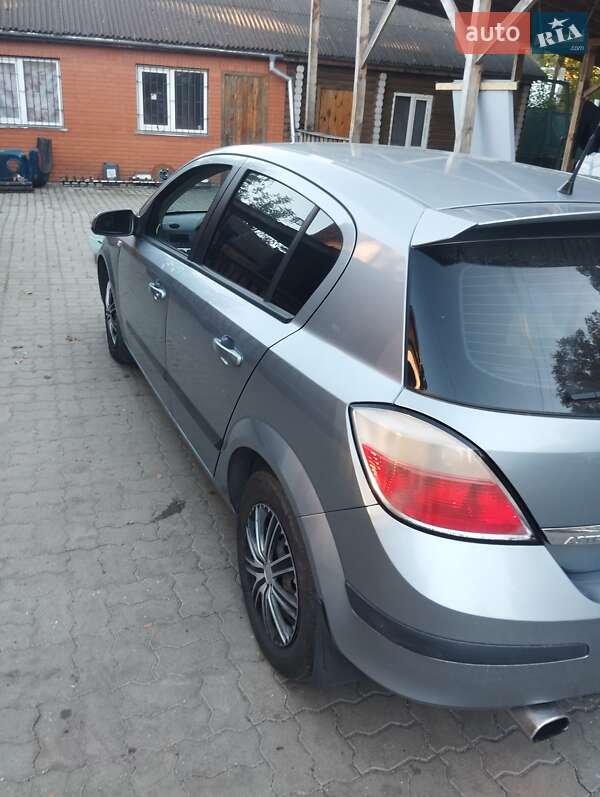 Хетчбек Opel Astra 2004 в Житомирі