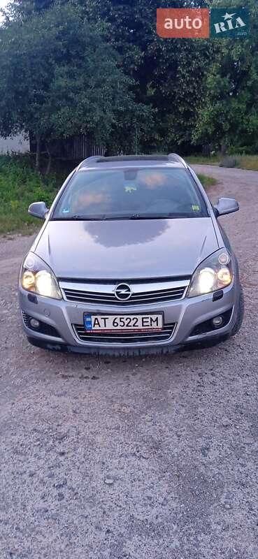 Универсал Opel Astra 2010 в Хмельницком