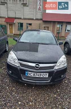 Хэтчбек Opel Astra 2009 в 