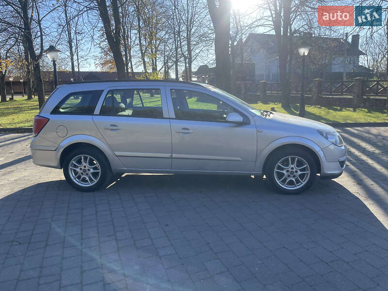Універсал Opel Astra 2005 в Калуші