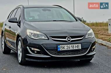 Универсал Opel Astra 2014 в Ровно