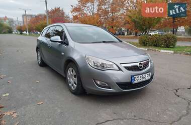 Універсал Opel Astra 2011 в Калуші