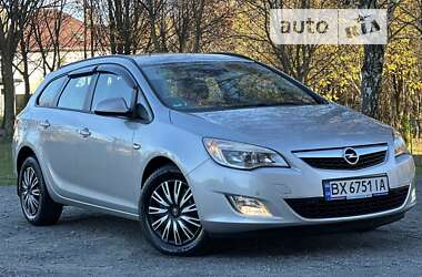 Универсал Opel Astra 2010 в Хмельницком