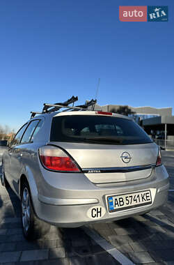 Хэтчбек Opel Astra 2006 в Виннице