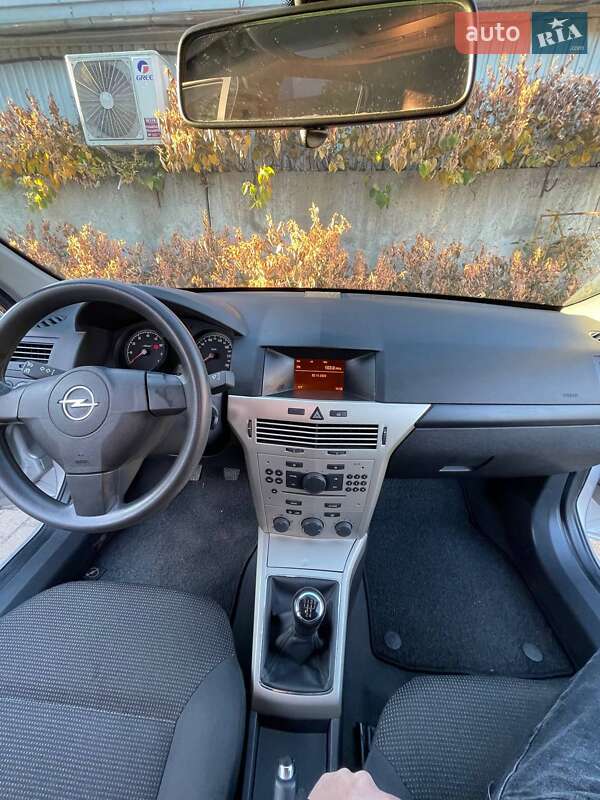 Универсал Opel Astra 2008 в Ивано-Франковске