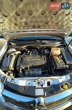 Универсал Opel Astra 2008 в 
