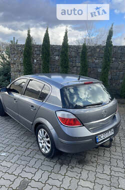 Хетчбек Opel Astra 2004 в 
