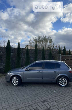 Хетчбек Opel Astra 2004 в 