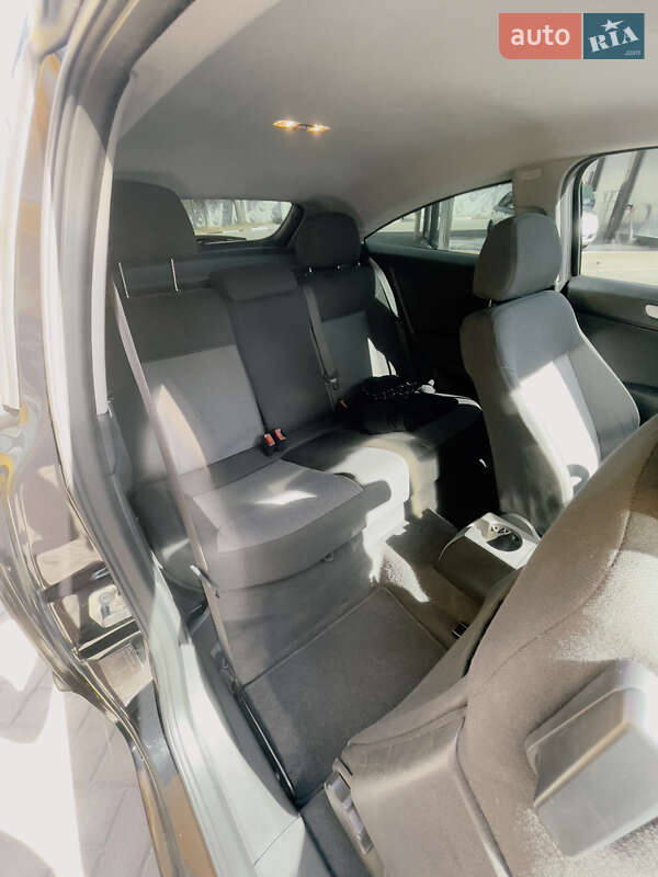 Хэтчбек Opel Astra 2009 в Ровно