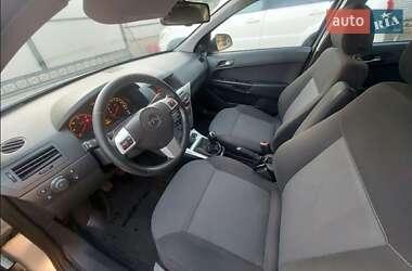 Универсал Opel Astra 2011 в Конотопе