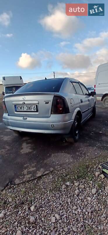 Хетчбек Opel Astra 2001 в Долині