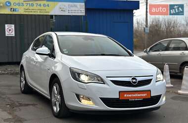 Хэтчбек Opel Astra 2010 в Сумах