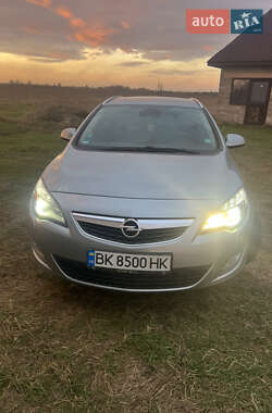 Opel Astra 2011