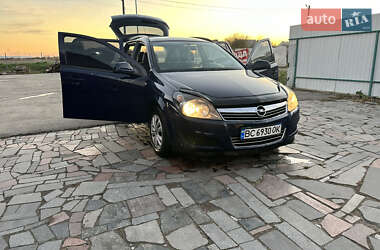 Универсал Opel Astra 2010 в Буске