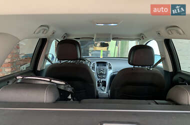 Универсал Opel Astra 2013 в 