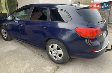 Универсал Opel Astra 2013 в 
