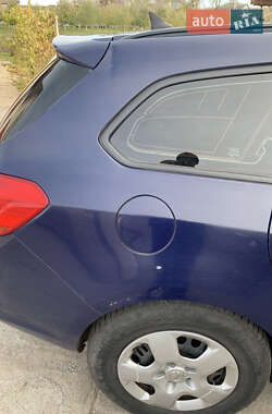 Универсал Opel Astra 2013 в 