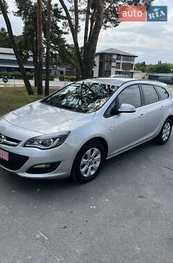 Универсал Opel Astra 2015 в Луцке