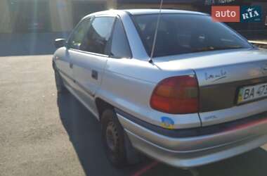 Седан Opel Astra 1998 в Благовещенском