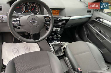 Универсал Opel Astra 2009 в Стрые