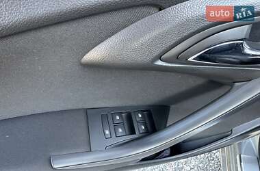 Седан Opel Astra 2015 в 