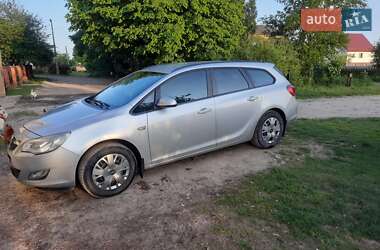 Универсал Opel Astra 2012 в 