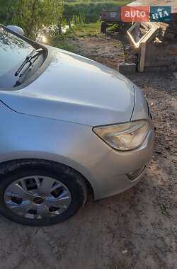 Универсал Opel Astra 2012 в 