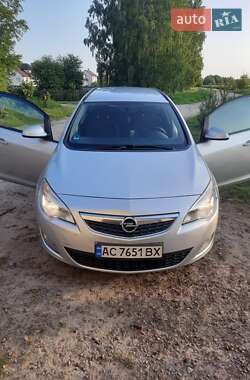 Opel Astra 2012