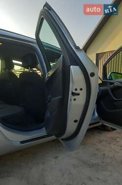 Универсал Opel Astra 2012 в 