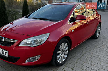 Хэтчбек Opel Astra 2012 в Львове