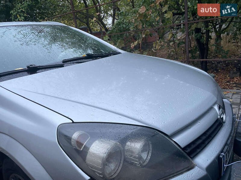 Универсал Opel Astra 2004 в Мерефа