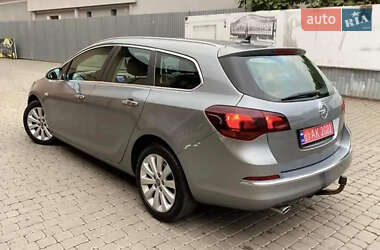 Универсал Opel Astra 2012 в 