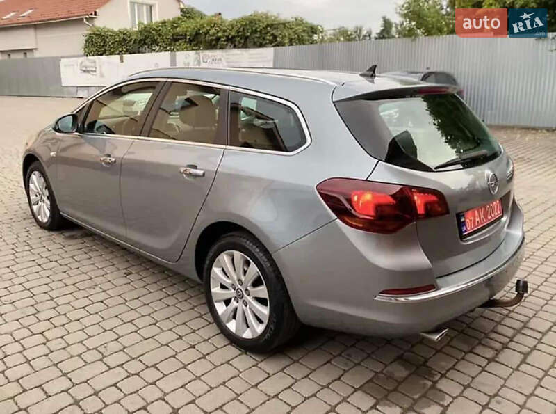 Універсал Opel Astra 2012 в Виноградові