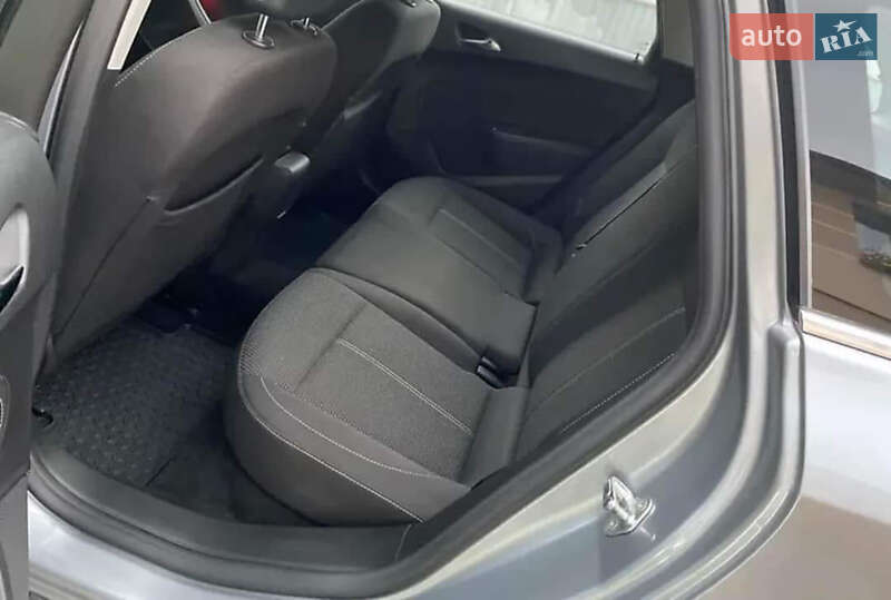 Універсал Opel Astra 2012 в Виноградові