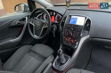 Универсал Opel Astra 2012 в 