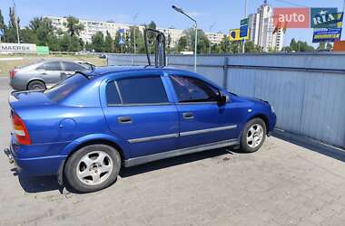 Седан Opel Astra 2006 в Киеве