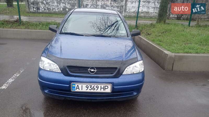 Седан Opel Astra 2006 в Киеве