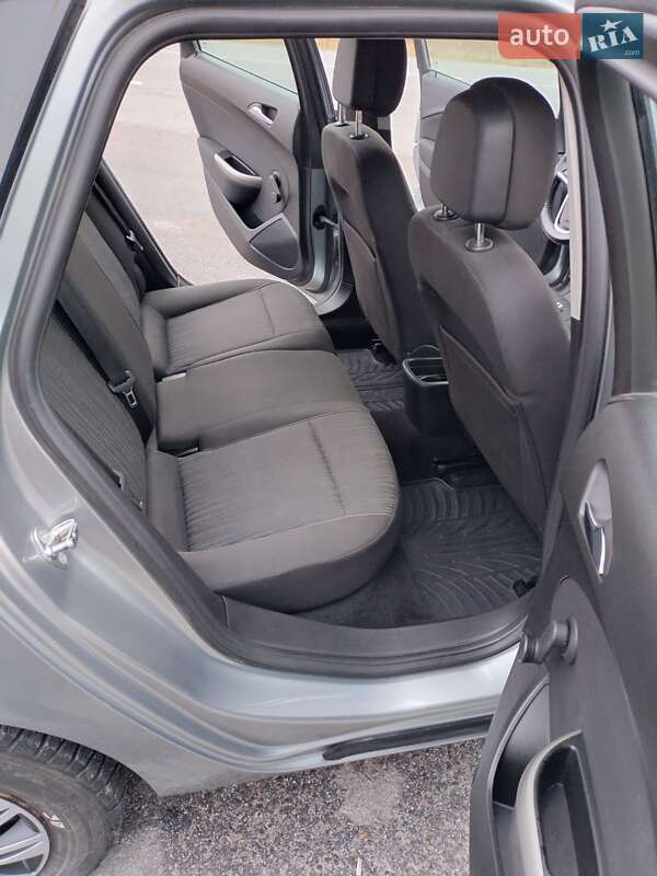 Универсал Opel Astra 2011 в Гнивани фото 13 Универсал Opel Astra 2011 в Гнивани